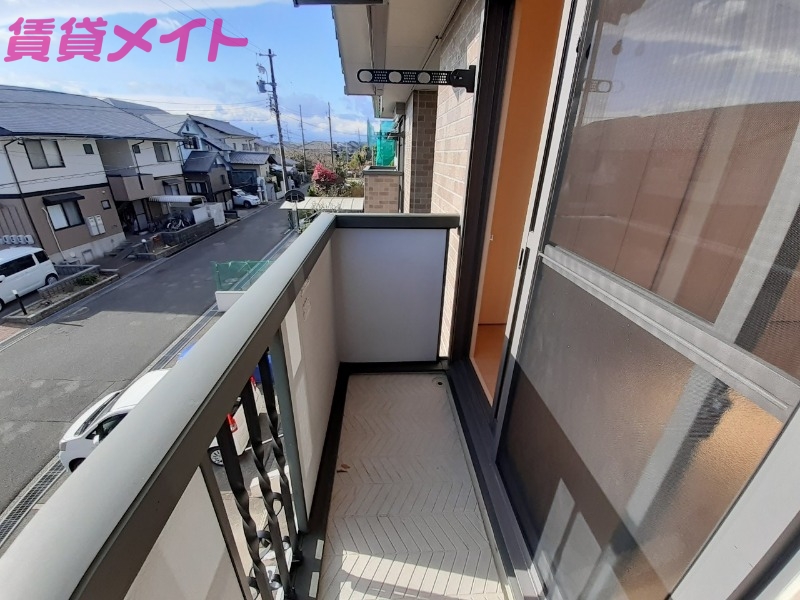 バルコニー　同物件、別部屋の写真です