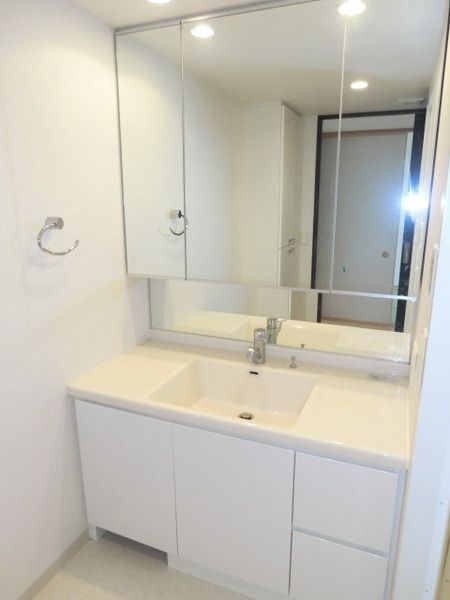 洗面設備　反転あり