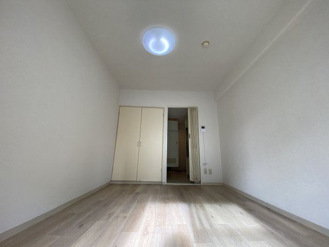 居室・リビング　キングコーポ堂山　洋室