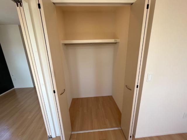 収納　洋室クローゼット