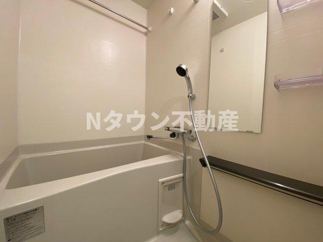 バス・シャワールーム　落ち着いた空間のお風呂です