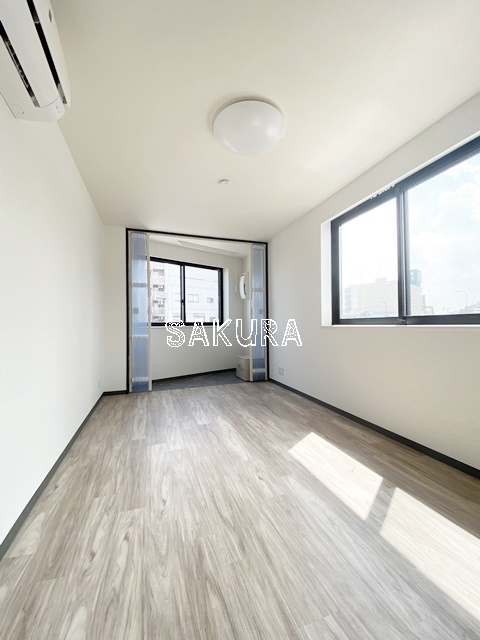 居室・リビング　使いやすい形の為、レイアウトを楽しめます♪