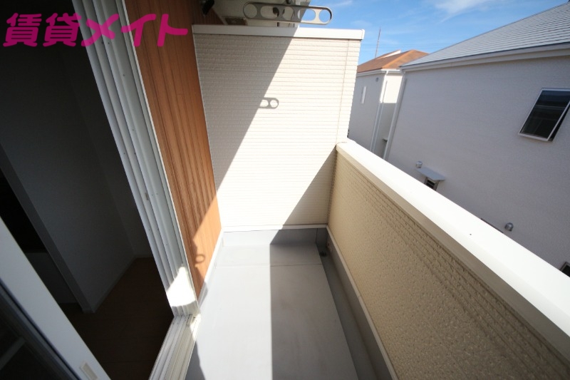 バルコニー　同一物件の別部屋の写真です