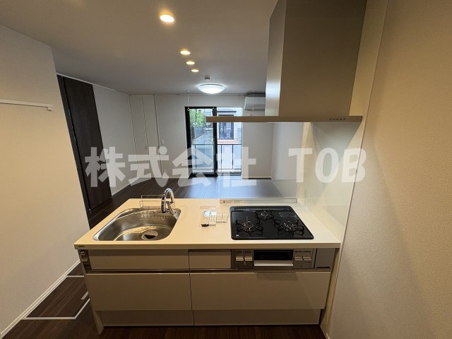 キッチン　ガス3口グリル付き