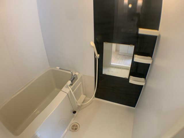 バス・シャワールーム　シンプルで清潔感のある浴室です！