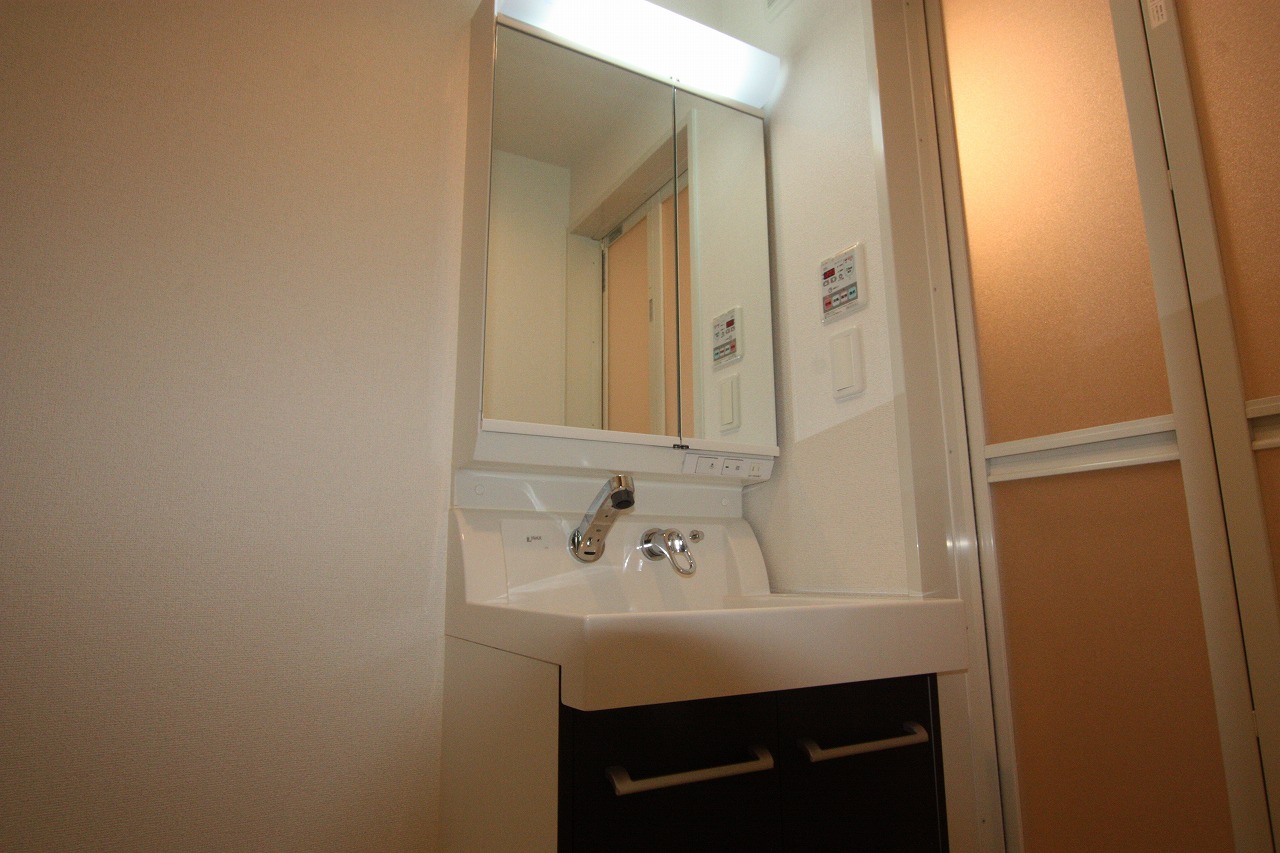 洗面設備　洗髪洗面台