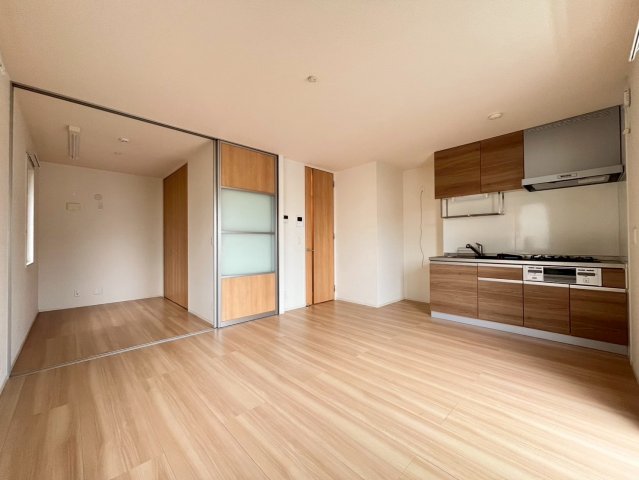 居室・リビング　別号室の画像です。ご参考下さい