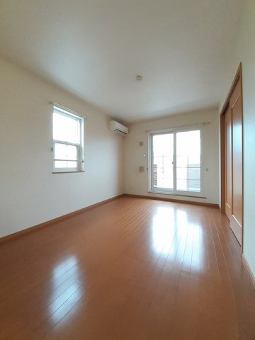 居室・リビング　ゆったり過ごせる居間です