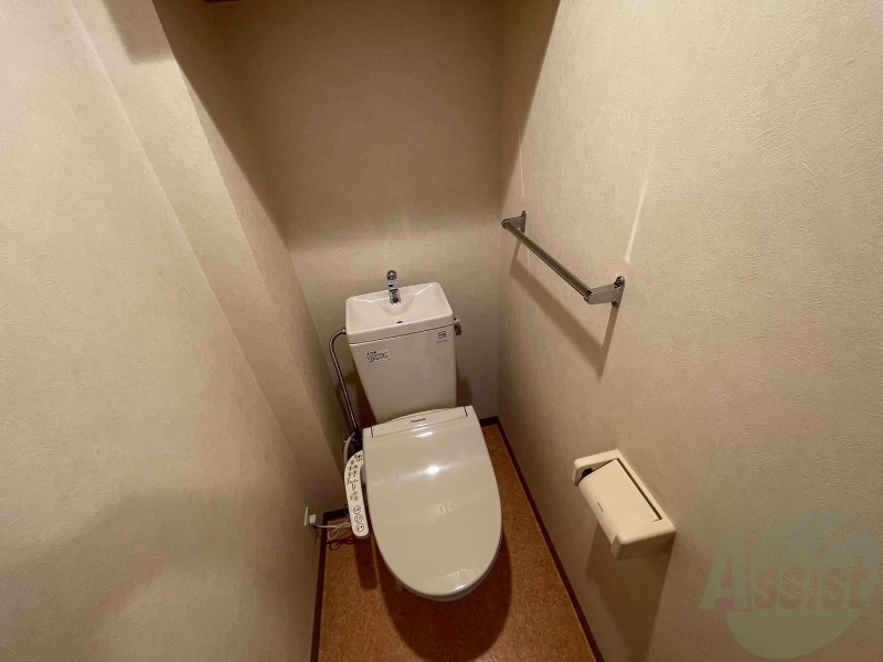 トイレ　こちらはトイレです。清潔感があり、安心して使用できます。