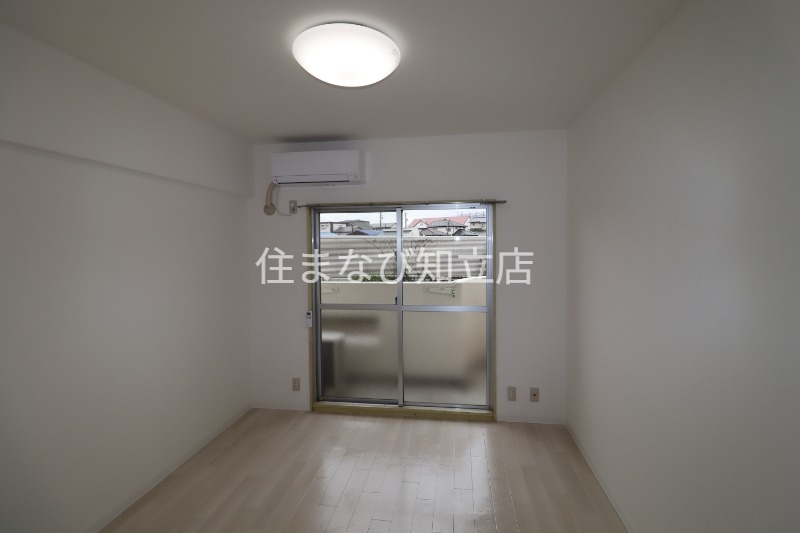 居室・リビング　同型別部屋写真