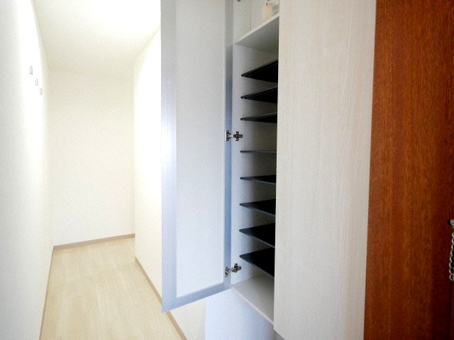 玄関　※同シリーズタイプのお部屋です。