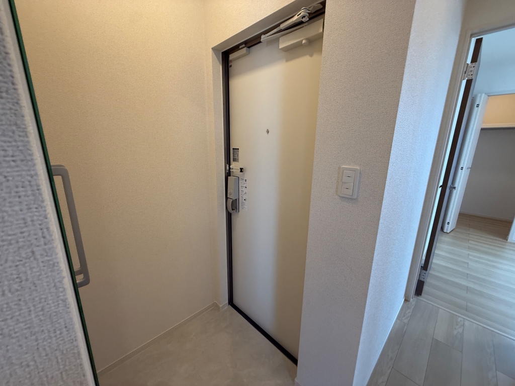 CERNE西宮の玄関写真
