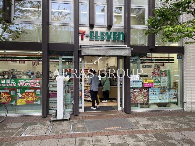 コンビニ　セブン-イレブン 月島駅前店（コンビニ）まで186m