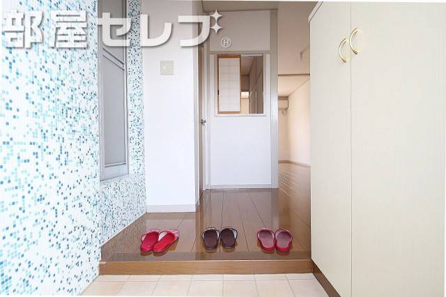 玄関　玄関からのお部屋の雰囲気です。