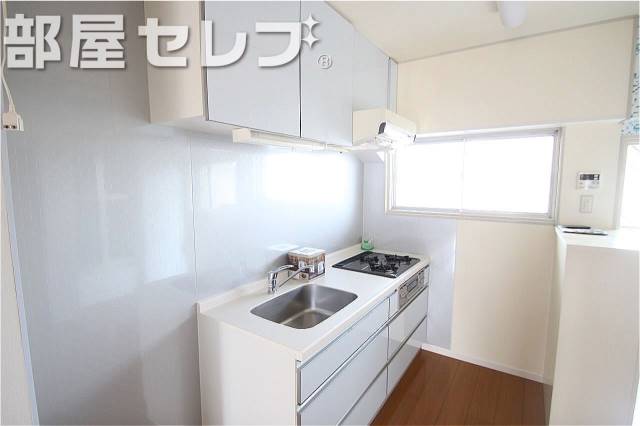 キッチン　大きなキッチンでお料理しやすいです。