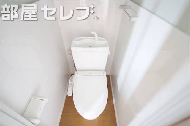 トイレ　ウォシュレット付きのトイレです。