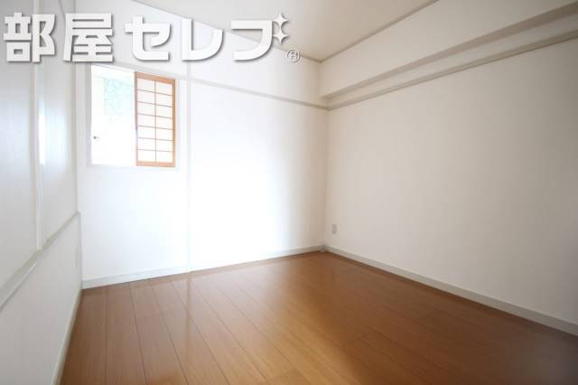 その他部屋・スペース　壁のクロスもお洒落なお部屋です。