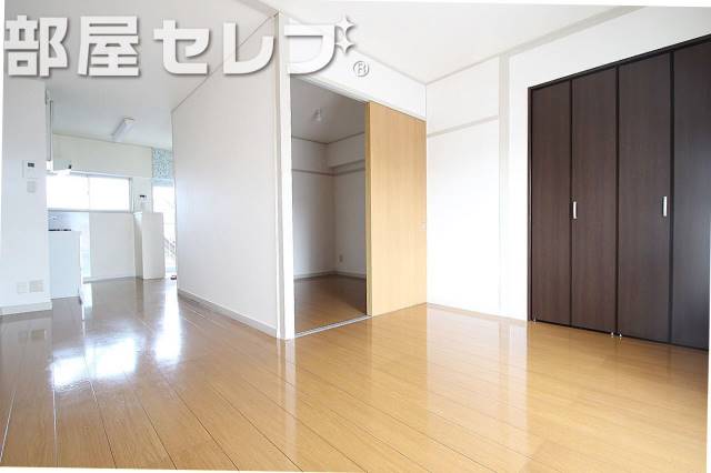 居室・リビング　日当たりの良いお部屋です。