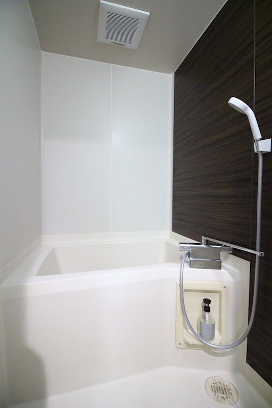 バス・シャワールーム　インテリアや家具は設備ではありません