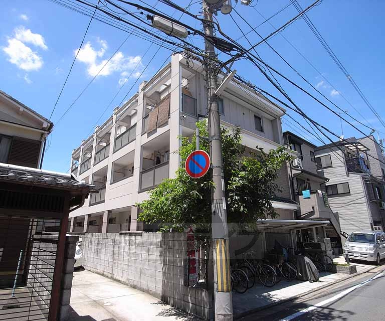 建物外観　スタイリッシュなデザイン