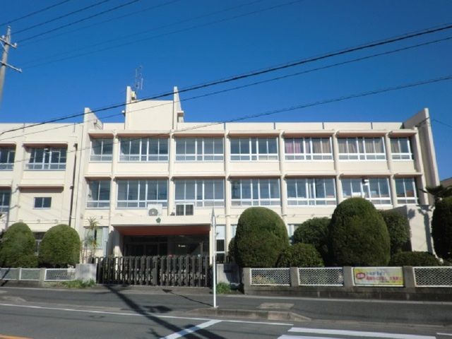 小学校　日進小学校（小学校）まで1100m