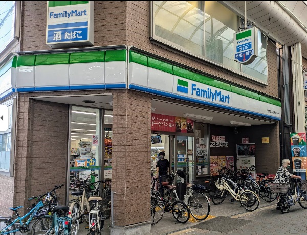 コンビニ　ファミリーマート 東成しんみちロード店（コンビニ）まで158m