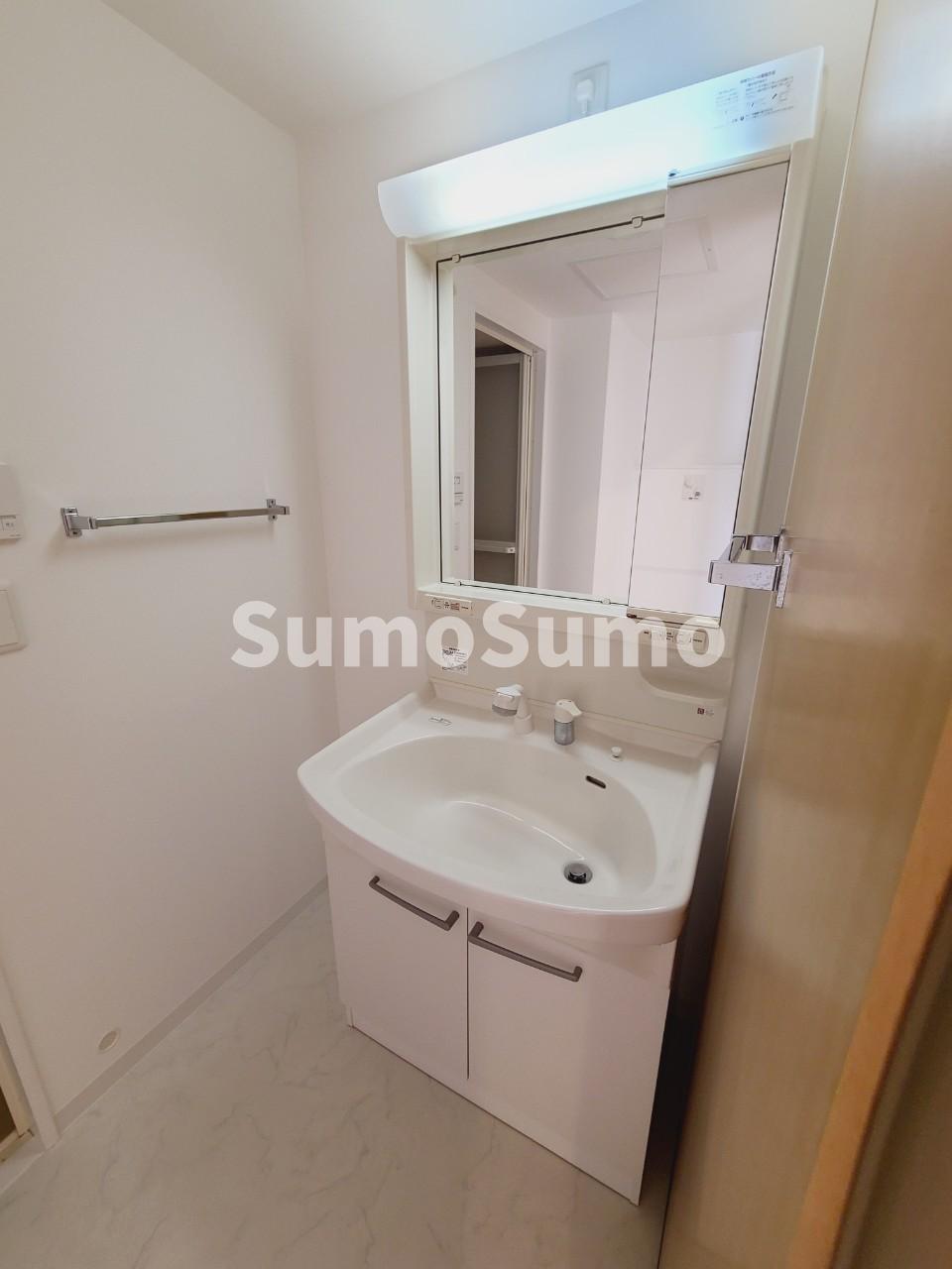 洗面設備　コンパクトで使いやすい洗面所