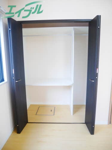 収納　同型参考写真