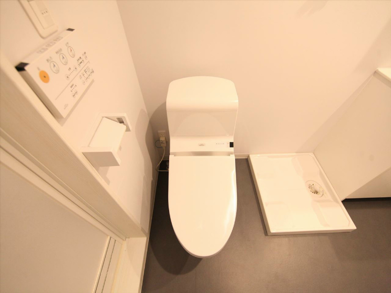 トイレ　温水洗浄暖房便座付トイレ