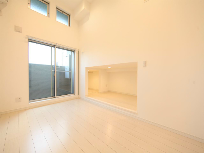 居室・リビング　洋室6帖　アンダーロフト4.9帖（収納にも寝室にも使えます）