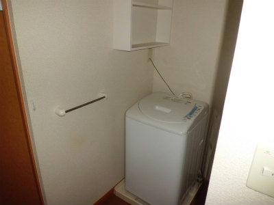 その他　洗濯機と棚。