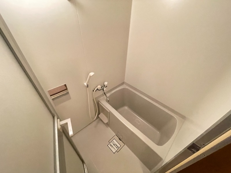 バス・シャワールーム　ゆったり入れますね♪