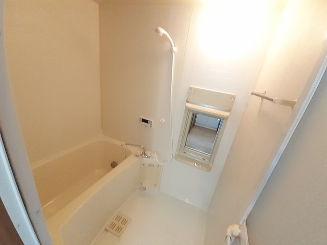 バス・シャワールーム　シャワー・追い焚き給湯