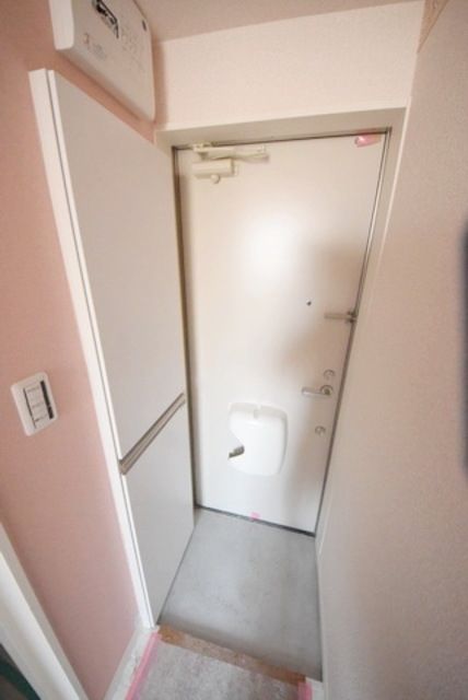 玄関　新築施工時のお写真です。