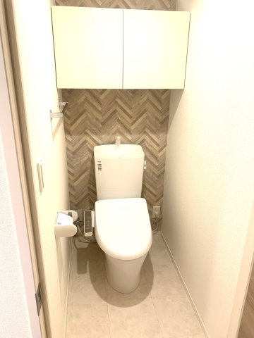 トイレ　温水洗浄暖房便座