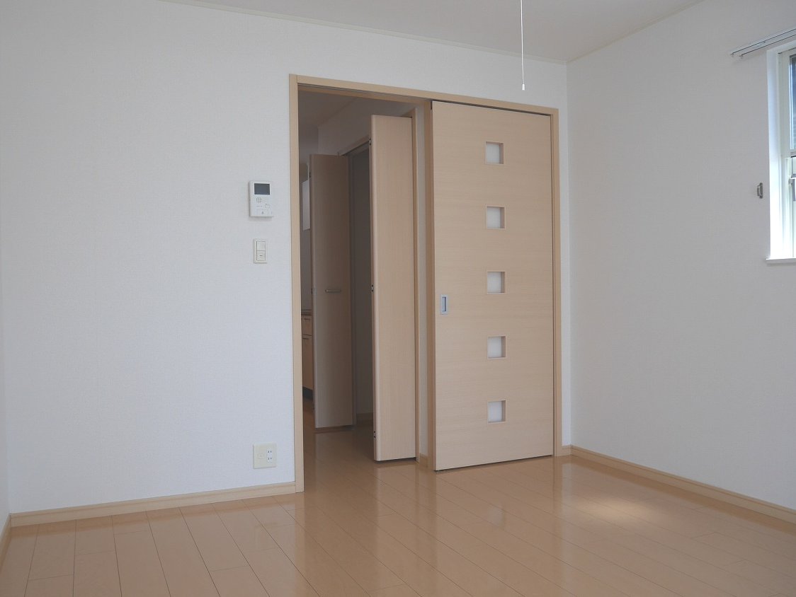 居室・リビング　エアコン付きで初期費用を抑えられます☆