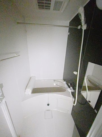 バス・シャワールーム　ゆったり過ごせるお風呂です