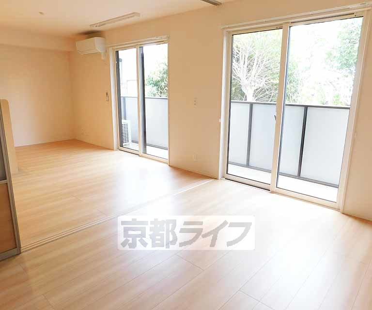 居室・リビング　繋げると１７．９帖！