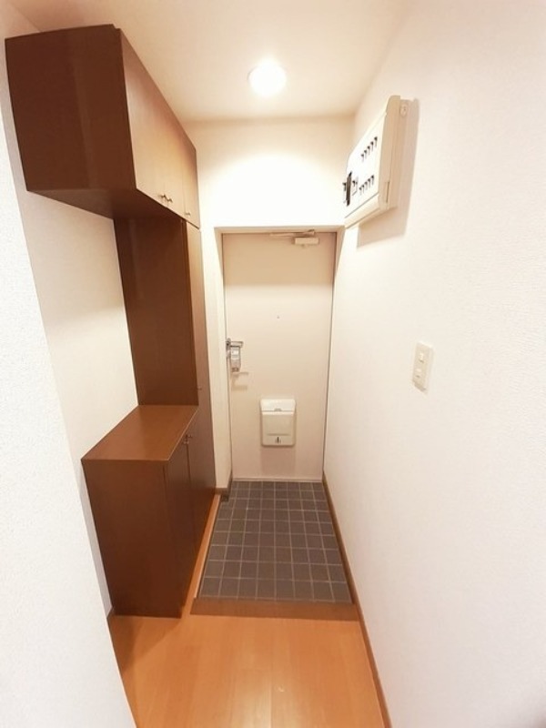 玄関　図面と現状に相違がある場合には現状を優先