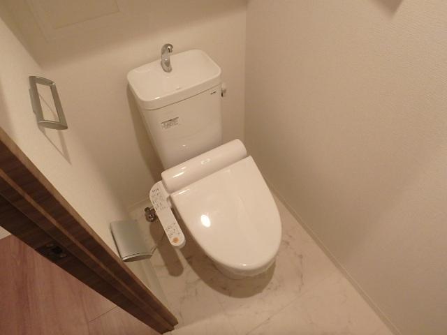 トイレ　★温水洗浄便座★