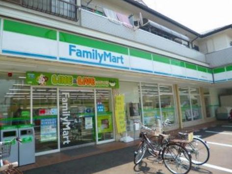 コンビニ　ファミリーマート立川四丁目店（コンビニ）まで105m