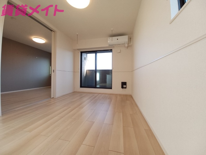 居室・リビング　同型参考写真