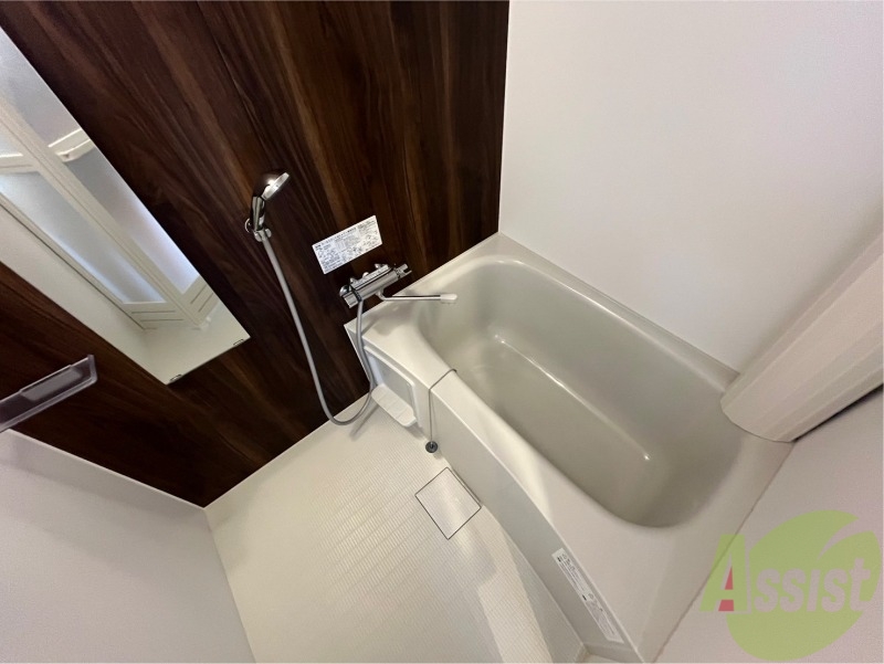 バス・シャワールーム　お風呂になります。一日の疲れを癒してくださいね。