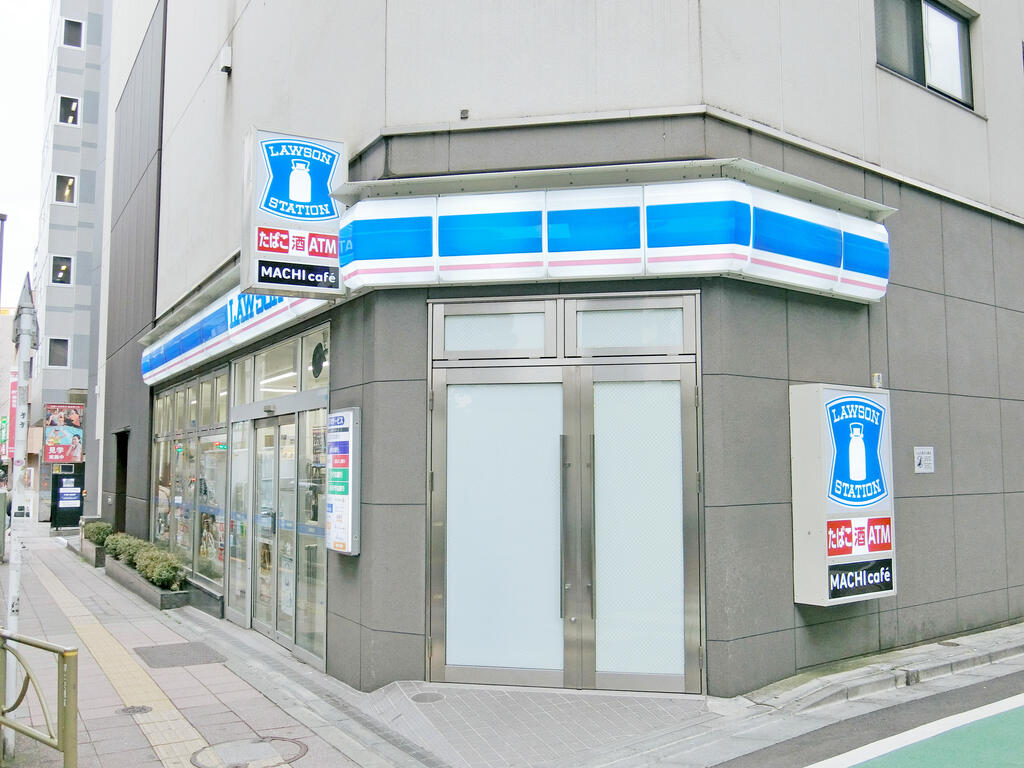 コンビニ　ローソン世田谷三軒茶屋二丁目店（コンビニ）まで2m