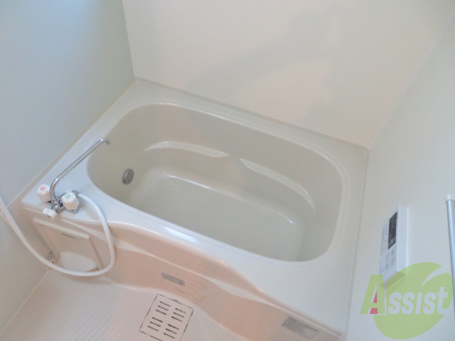 バス・シャワールーム　追焚機能付きでいつでも湯舟に浸かることができてありがたい！