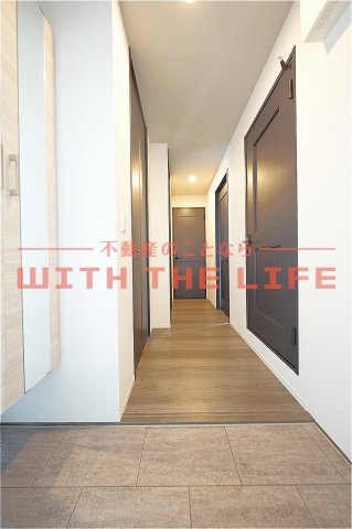 玄関　収納もある玄関です