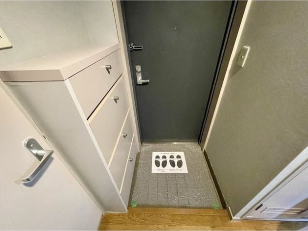玄関　弊社は都内全域の物件をご紹介可能です！