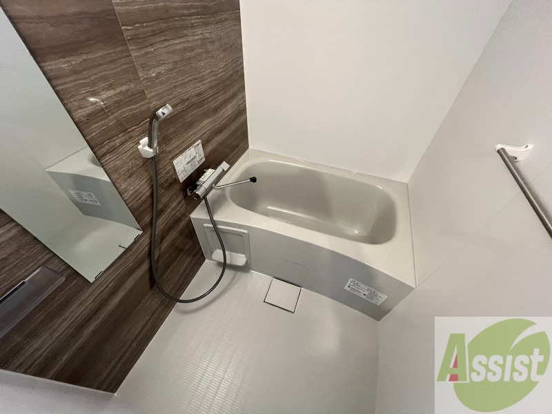 バス・シャワールーム　疲れを癒すには湯船でゆっくりするのが良いですよ。