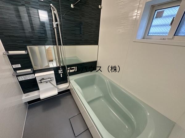 バス・シャワールーム　大型浴室！追い焚き有り！