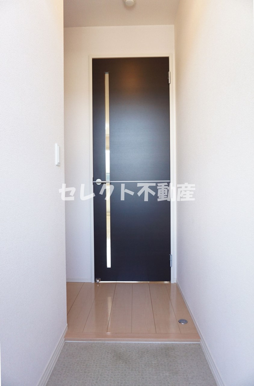玄関　【ルルディ】玄関